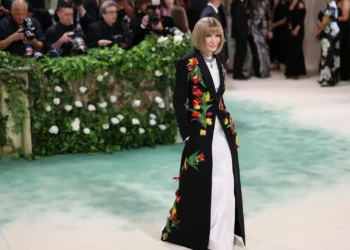 Depois de quase quatro décadas, Anna Wintour deixa o cargo de editora-chefe da Vogue americana