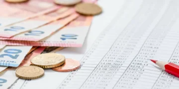 Proposta do Governo para descidas no IRS já deu entrada no Parlamento