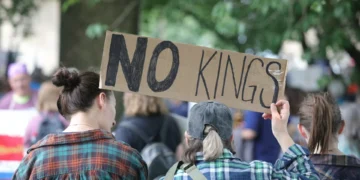 Homem morreu após ser baleado em manifestação anti-Trump. Não era o alvo
