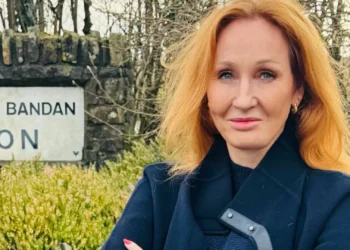 Autora de “Harry Potter” volta a atacar pessoas trans: “Não é real”