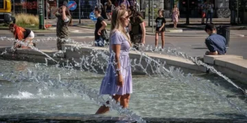 Com metade do sul do país em alerta vermelho, Portugal registra temperaturas de 44°C