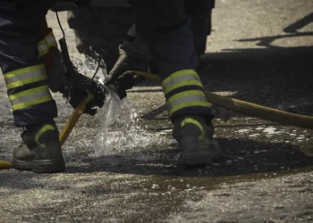 Incêndio em Castelo Branco “continua ativo”