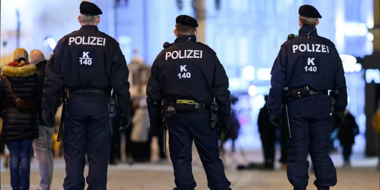 Áustria decreta três dias de luto após ataque numa escola que provocou dez mortos