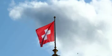 Conversações nucleares? Diplomatas europeus reúnem-se com Irão na Suíça