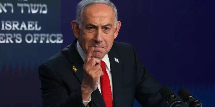 Israel bombardeia alvos do Hezbollah nos subúrbios de Beirute