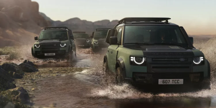 Land Rover Defender 110 Trophy Edition estreia-se em Goodwood