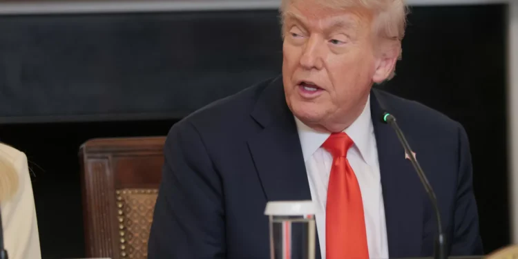 Trump ignora leis ambientais para acelerar construção de muro com México