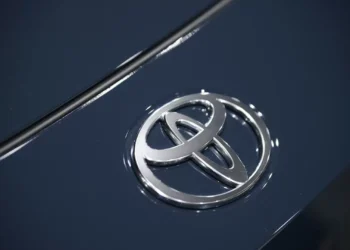 Daimler Truck e Toyota fecham fusão das filiais Mitsubishi Fuso e Hino