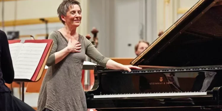 Maria João Pires anuncia pausa devido a problema de saúde