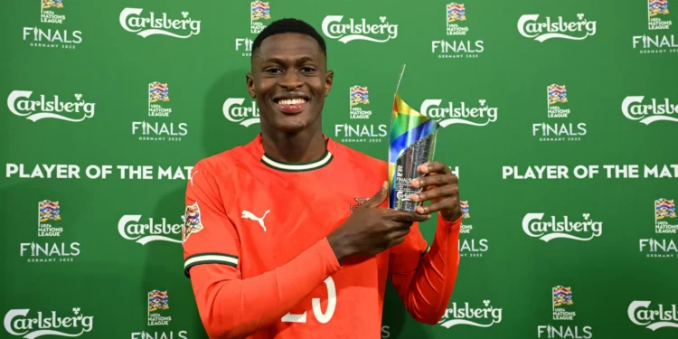 Nuno Mendes ‘engorda’ e leva para casa dois prémios na Liga das Nações