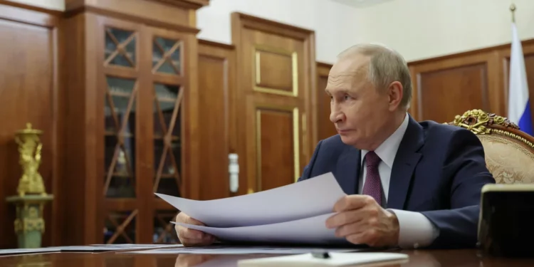 Reunião com Zelensky? Putin disponível mas (só) no “final” de negociações