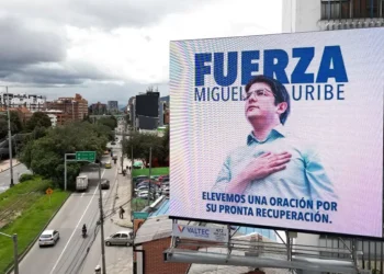 Senador baleado na Colômbia tem melhora neurológica dentro da severidade de condição clínica