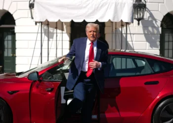 O preço em Portugal do carro que Trump pode vender após ‘zanga’ com Musk