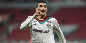 Fluminense supera o Internacional no Brasileirão e se aproxima do G4