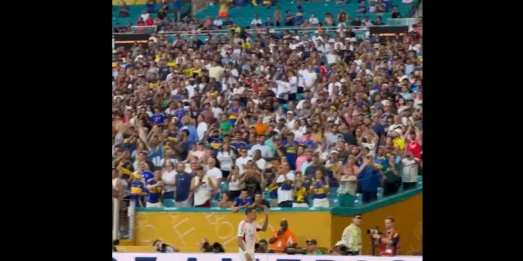 Di María deixou jogo do Benfica e adeptos do Boca Juniors reagiram assim