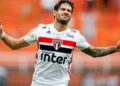 Alexandre Pato quer pagar transladação de brasileira que morreu em vulcão