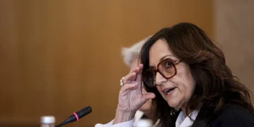 Ministra da Cultura afasta Aida Tavares do CCB antes de sair do Governo