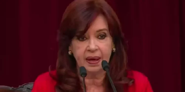 Justiça da Argentina mantém condenação de Cristina Kirchner e ex-presidente será presa por corrupção
