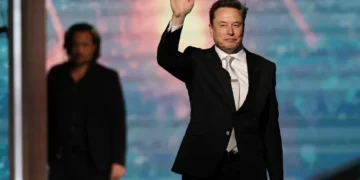 Pentágono fecha acordo para uso de polêmica IA de Musk