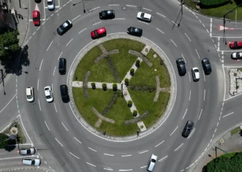 Está a circular bem nas rotundas? Saiba o que diz a lei