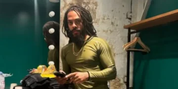 Polícia britânica investiga dupla de rap que induziu público a pedir ‘morte’ das Forças de Defesa de Israel