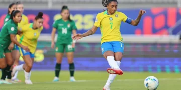 Kerolin marca três, Brasil goleia a Bolívia e segue invicto na Copa América