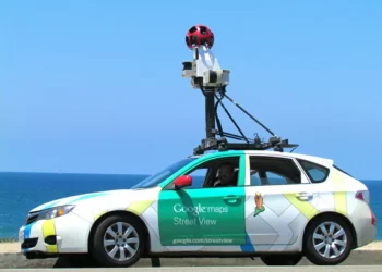 Argentino ganha indenização após o Google Street View fotografá-lo nu