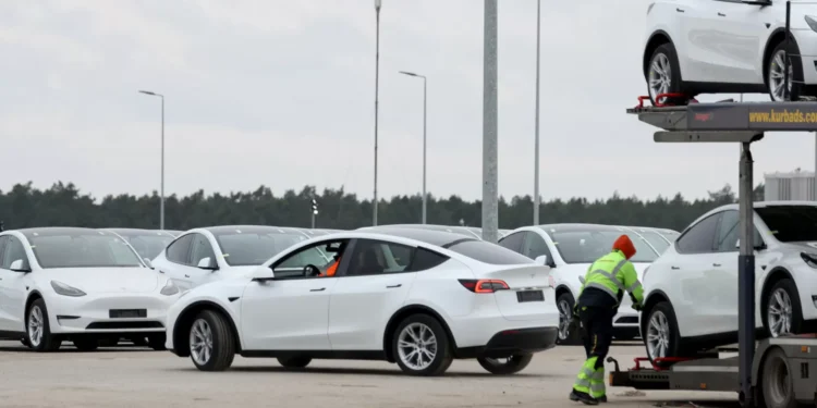 Tesla prepara novo modelo mais acessível. Elon Musk revela qual