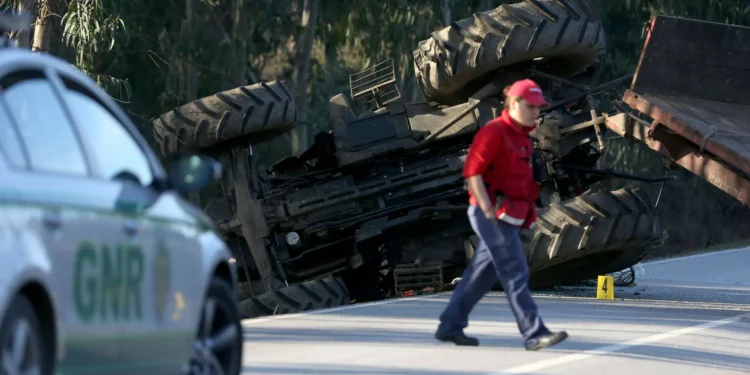 Idoso morre em despiste de trator agrícola em Moura