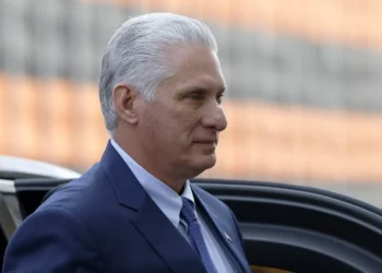 Ministra cubana diz que “não há mendigos” na ilha (e leva ‘raspanete’)