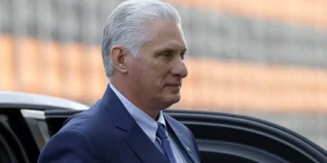 Ministra cubana diz que “não há mendigos” na ilha (e leva ‘raspanete’)