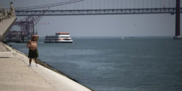 Tempo quente deixa (ainda) sete distritos sob aviso amarelo