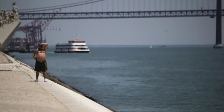 Tempo quente deixa (ainda) sete distritos sob aviso amarelo