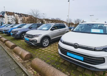 Comprar carro usado? Não olhe só para a quilometragem e idade