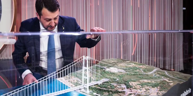 Itália quer incluir ponte de 13 mil milhões para a Sicília na despesa da NATO