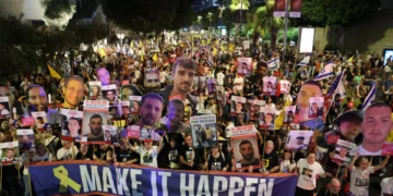 Israel: Milhares pedem acordo sobre reféns, outros o fim do genocídio