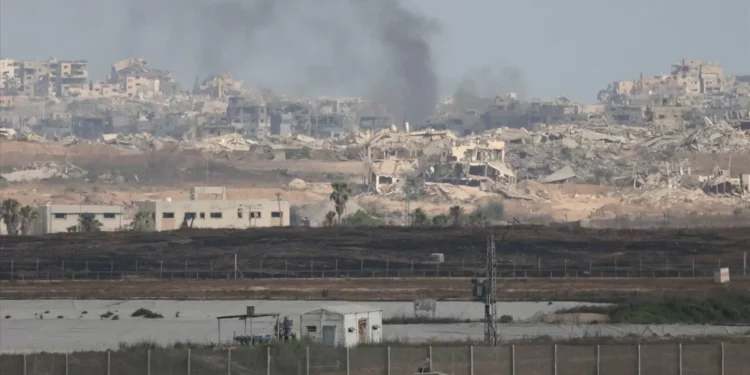 Israel entra com tanques em Deir al-Balah, no centro da Faixa de Gaza