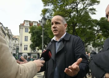 Raimundo acusa “quinteto do retrocesso” de querer “desmantelar SNS”