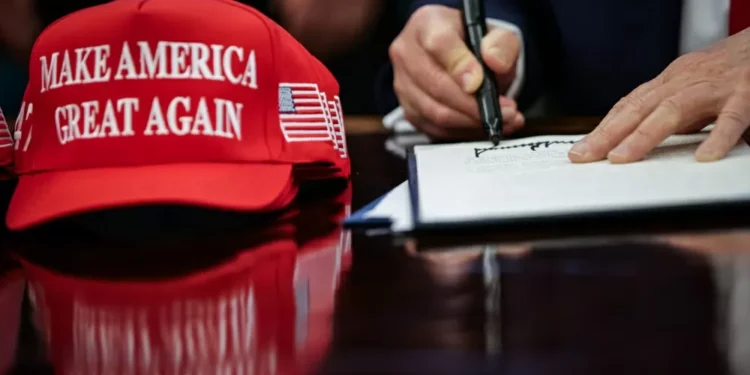 Governo Trump tem interesse em minerais críticos do Brasil, diz instituto após reunião com encarregado dos EUA