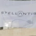 Stellantis em queda com impacto de tarifas e reestruturações