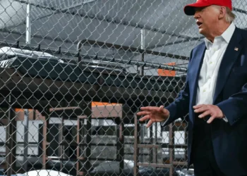 EUA deportaram 500 imigrantes em voos a partir de Alligator Alcatraz