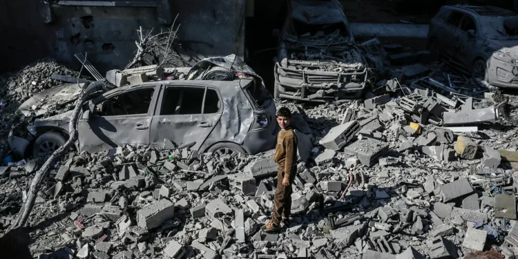 Exército de Israel atua pela primeira vez em Deir al-Balah, na região central da Faixa de Gaza