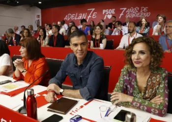 “Um capitão não abandona o navio quando o mar fica agitado”. PSOE de Sánchez com nova polémica
