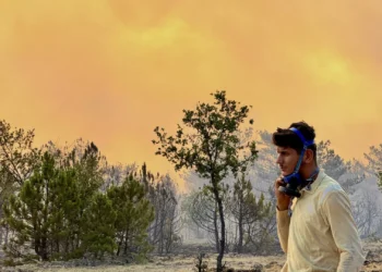 Fogos de “proporções bíblicas” destroem Turquia e Chipre. As imagens