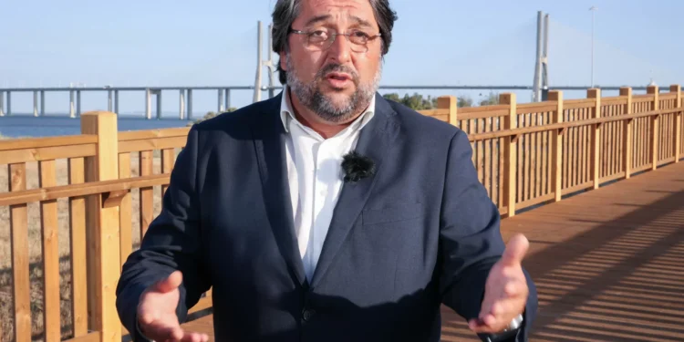 Autarcas da Área Metropolitana de Lisboa solidários com Loures