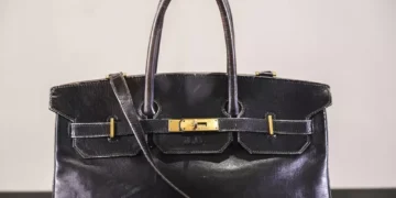 Primeira bolsa Birkin é leiloada por R$ 55 milhões