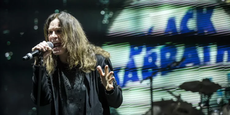 ​”Ozzy para sempre”. Dos Metallica a Elton John, o mundo da música chora morte do “Padrinho do Metal”