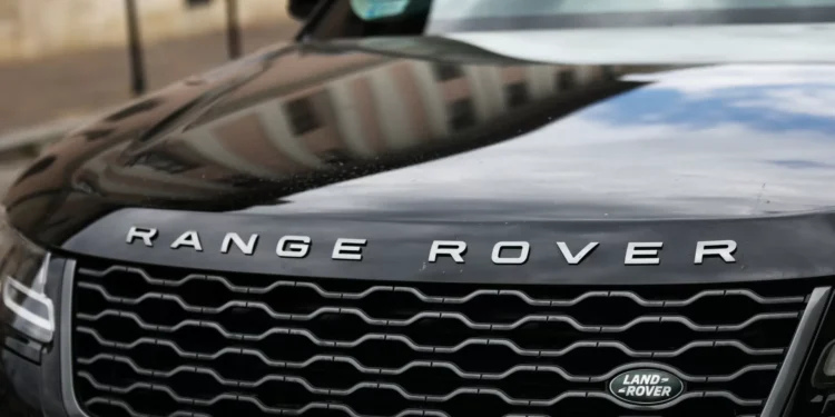 EUA investigam 91.000 Range Rover Sport por risco de segurança