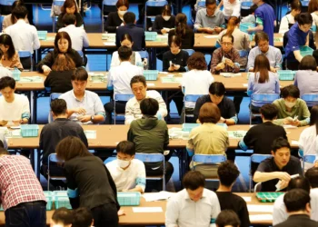 Em teste para primeiro-ministro, Japão realiza eleição neste domingo (20)