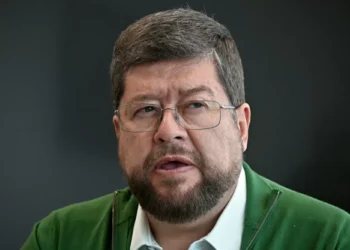 Candidato favorito nas pesquisas promete mudar modelo de governo de esquerda na Bolívia